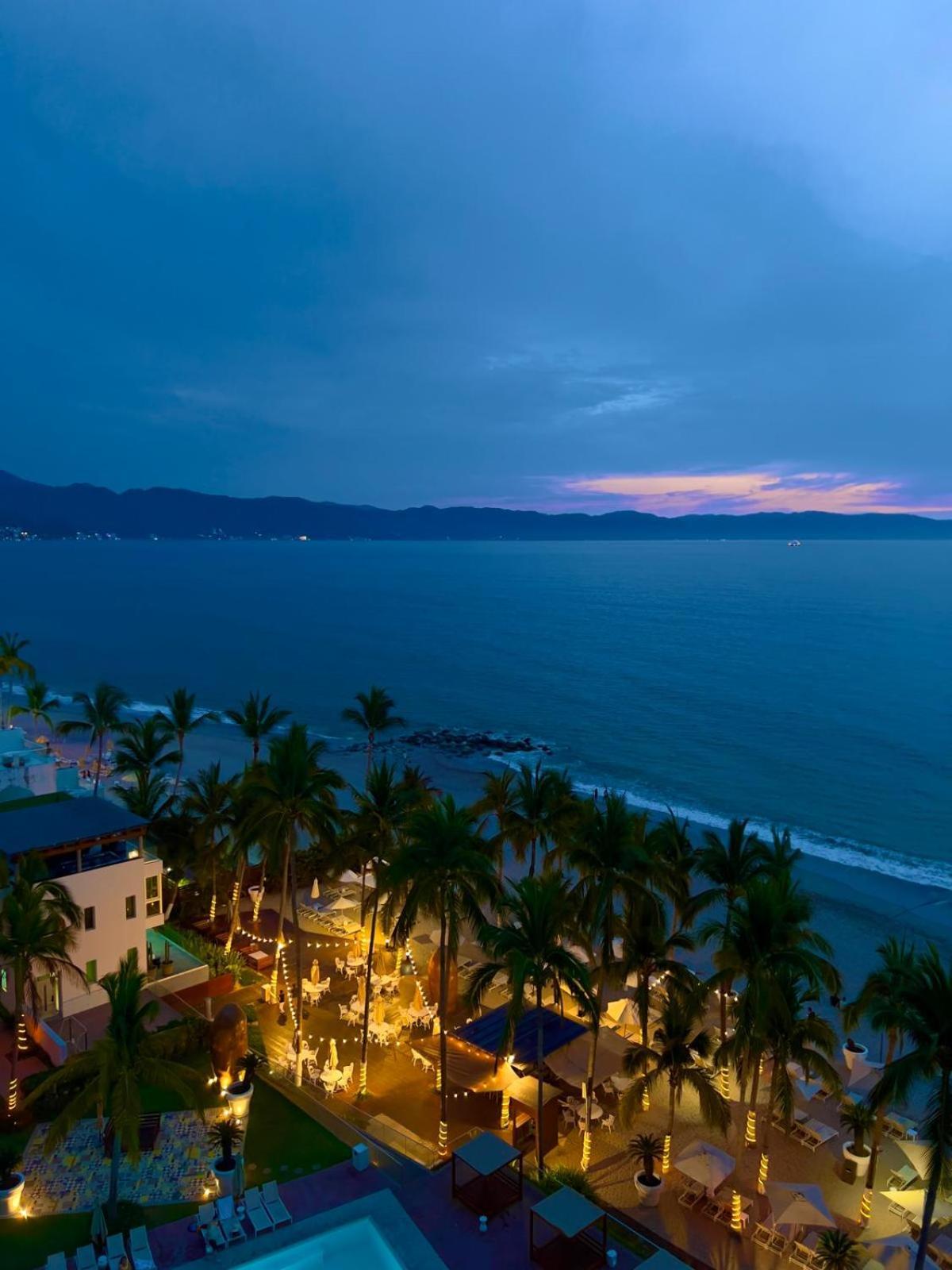 Icon Vallarta, プエルトバラータ エクステリア 写真