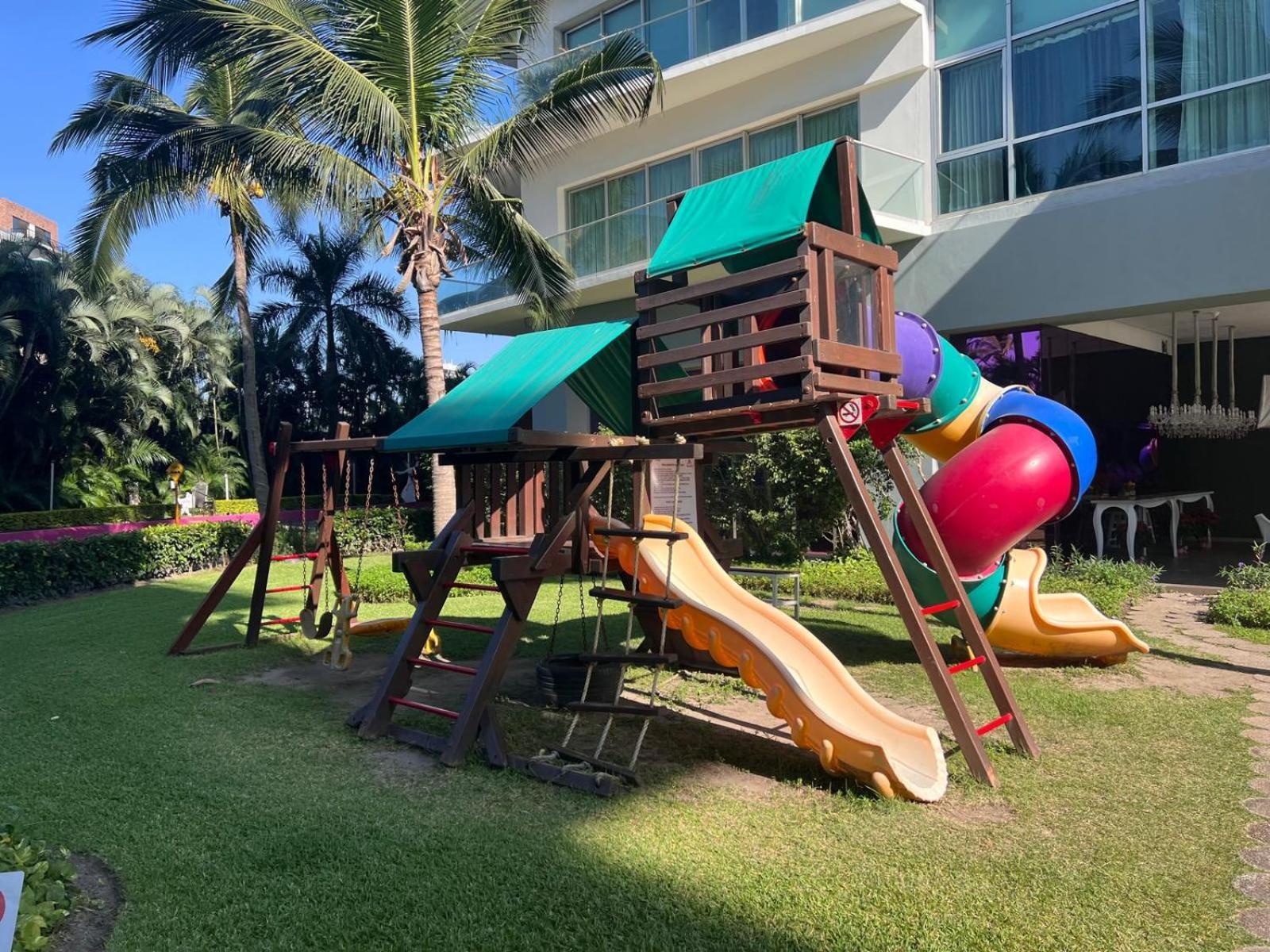 Icon Vallarta, プエルトバラータ エクステリア 写真