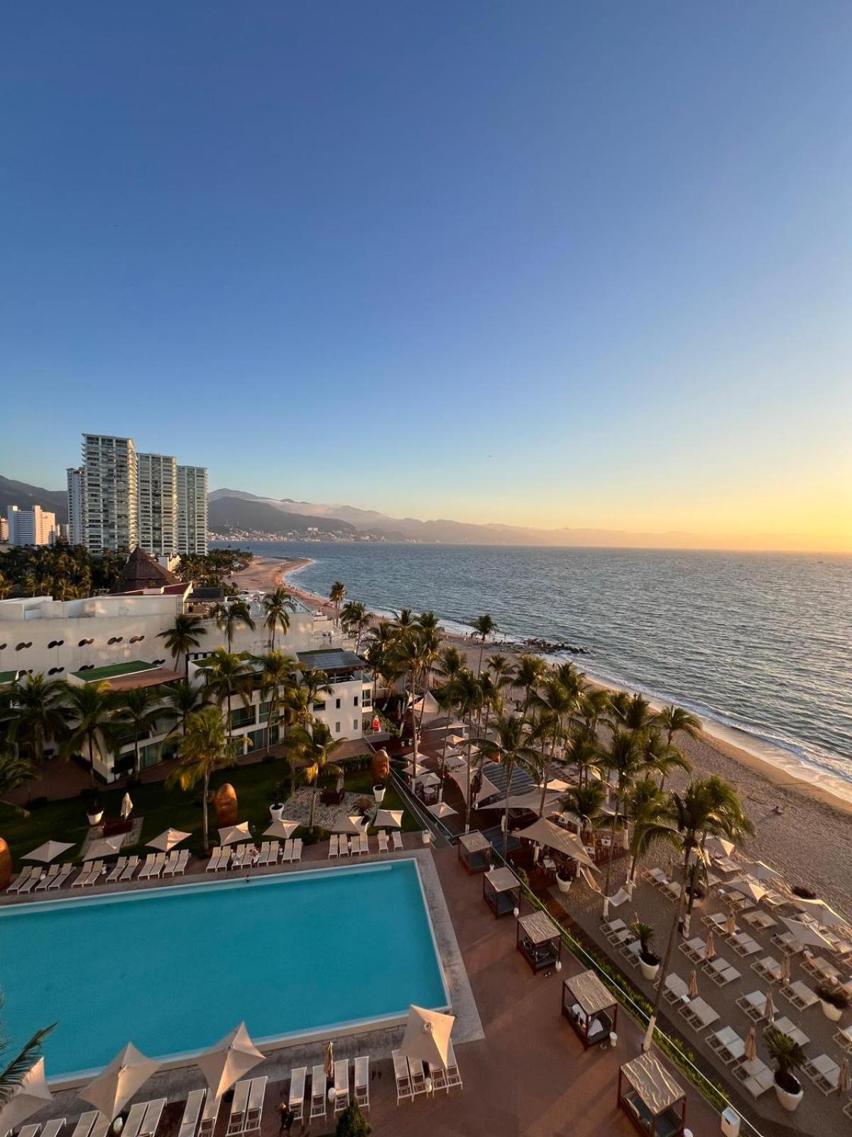 Icon Vallarta, プエルトバラータ エクステリア 写真